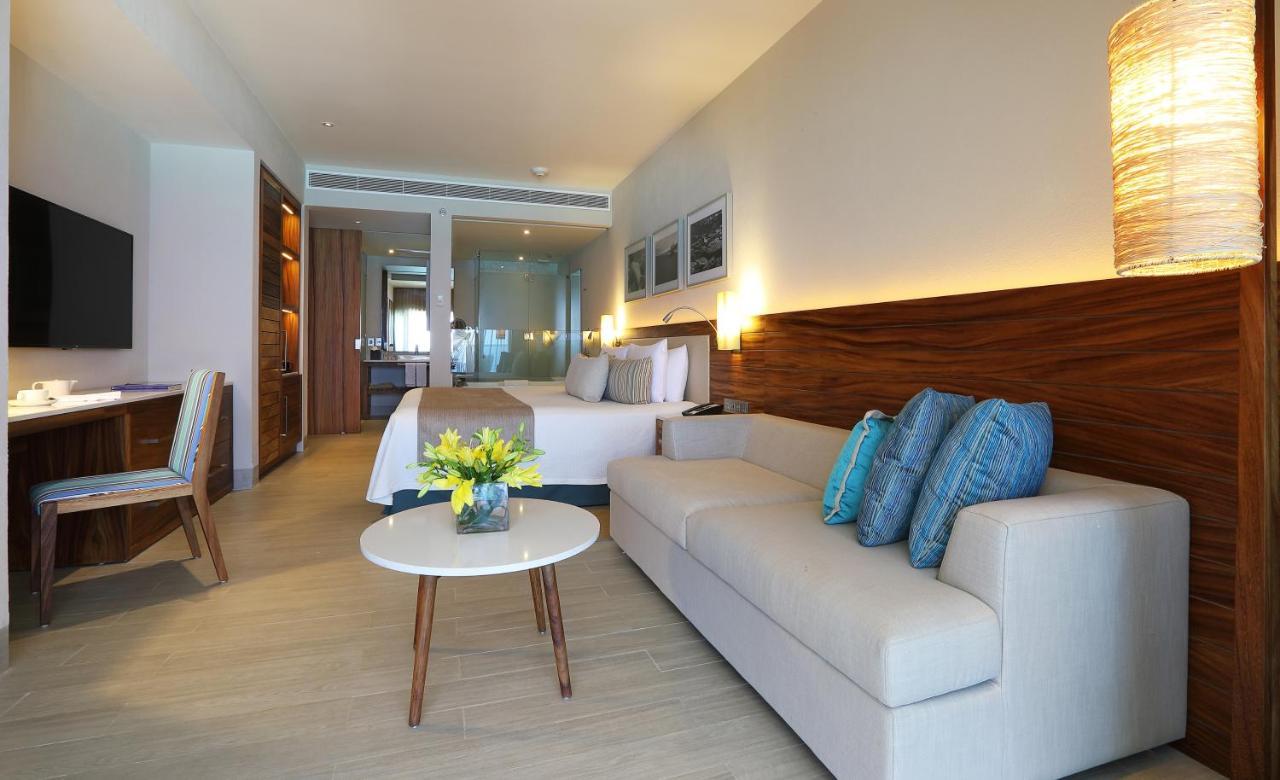 Suite Deluxe King Partial Ocean View,1273575952:JPEG