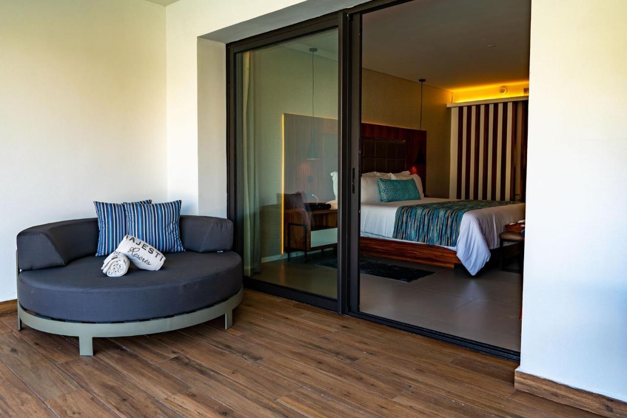Suite Swim Up Elegance Club com Banheira de Hidromassagem ao Ar Livre e Acesso Wi-Fi Gratuito - Apenas Adultos (Maiores de 18 Anos de Idade)