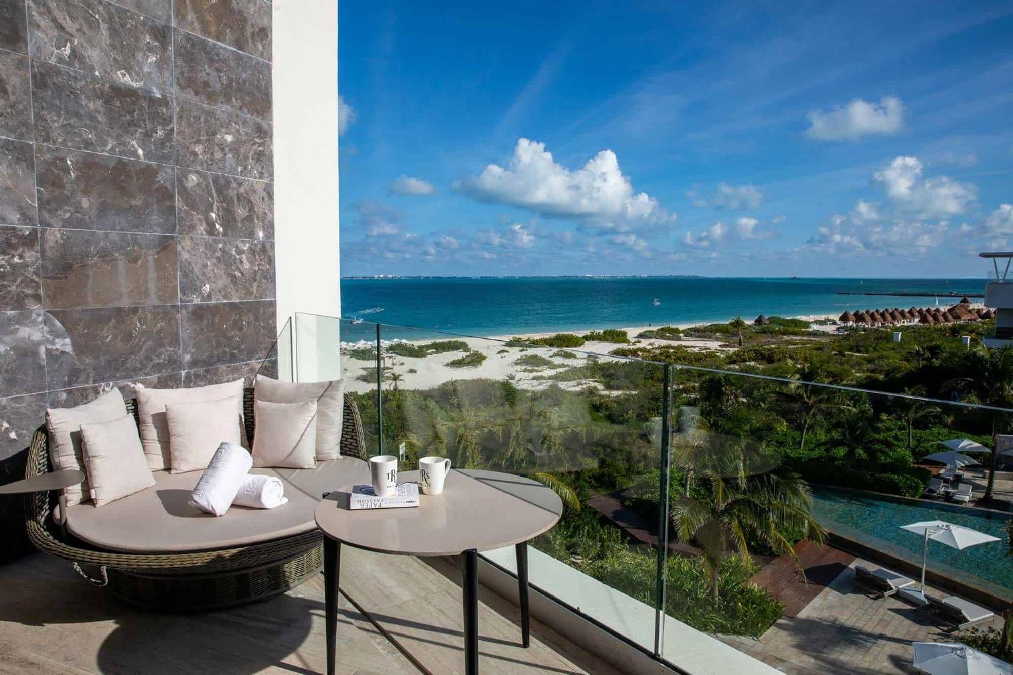 Suite Loft com Banheira de Hidromassagem no Terraço e Vista do Oceano