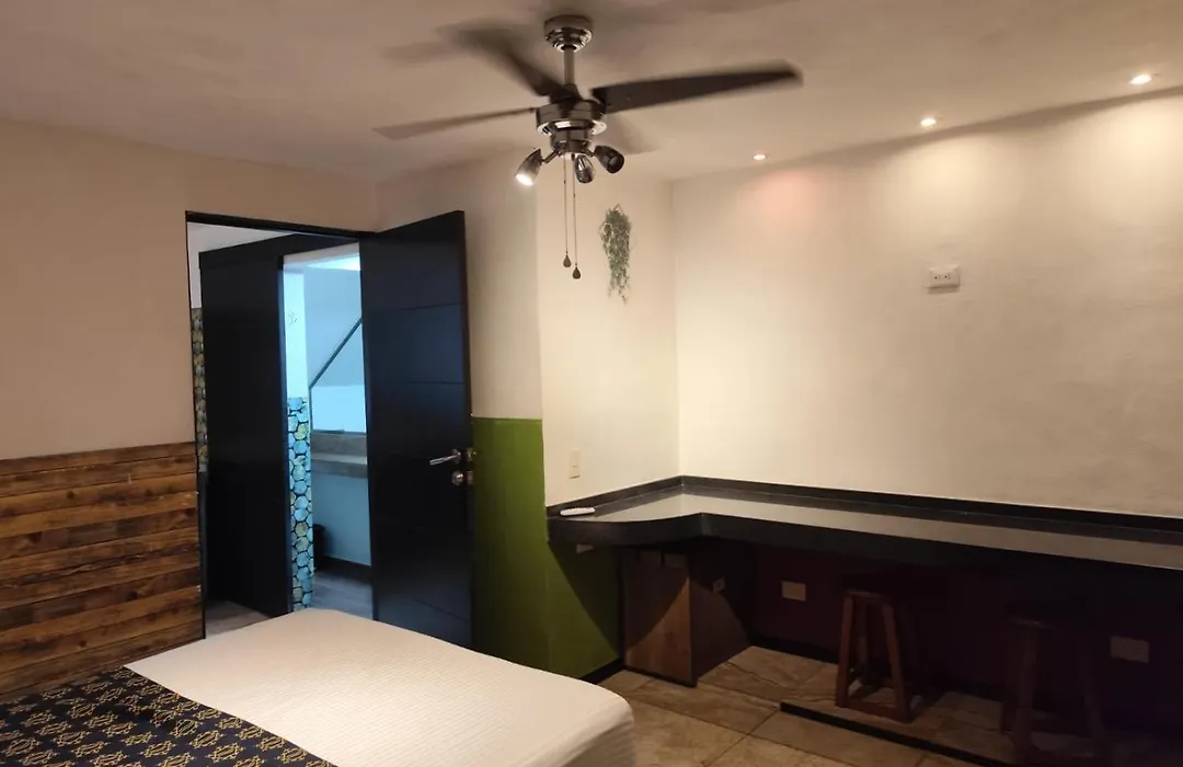 Cancun Hotel Boutique & Hostel-1